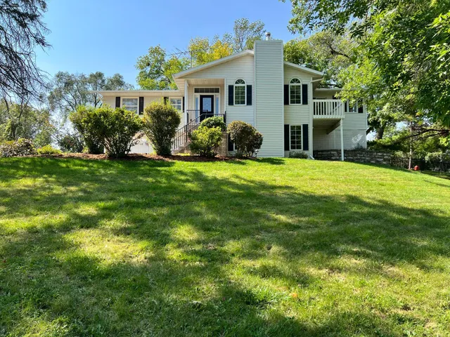 $750,000 | 2211 Lenwood Drive Southwest, Rochester, MN 55902