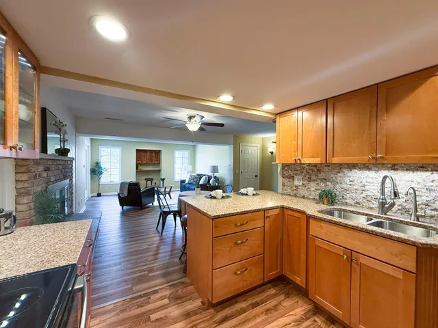 $750,000 | 2211 Lenwood Drive Southwest, Rochester, MN 55902