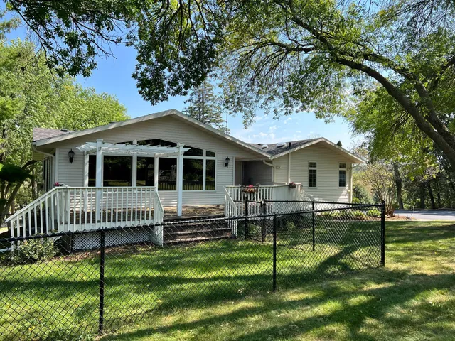 $750,000 | 2211 Lenwood Drive Southwest, Rochester, MN 55902