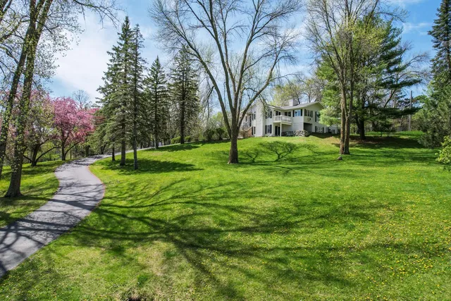 $750,000 | 2211 Lenwood Drive Southwest, Rochester, MN 55902