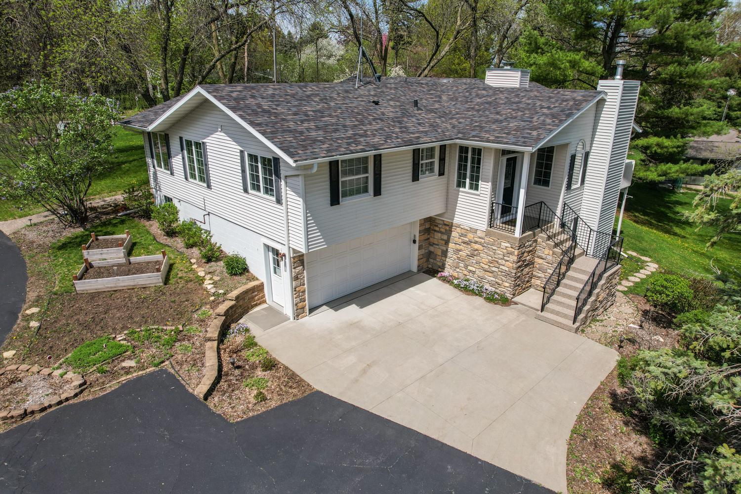 2211 Lenwood Drive Southwest Rochester, MN 55902 - Photo 5 of 36