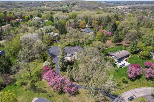 $750,000 | 2211 Lenwood Drive Southwest, Rochester, MN 55902