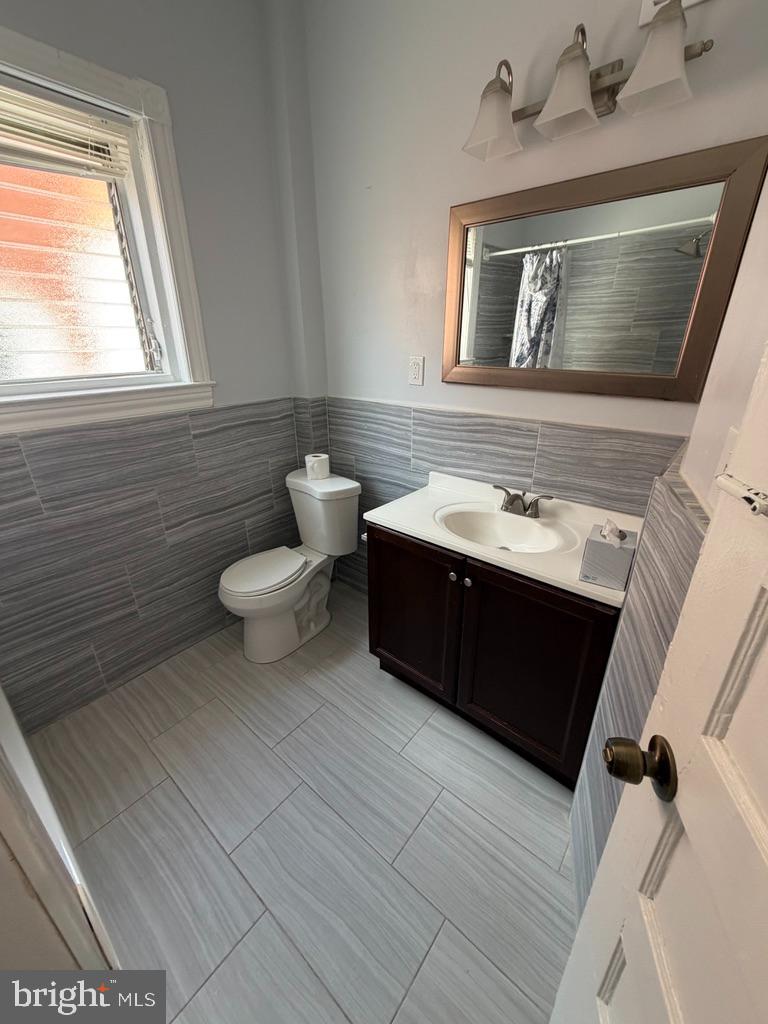 64 West Sharpnack Street Philadelphia, PA 19119 - Photo 21 of 25