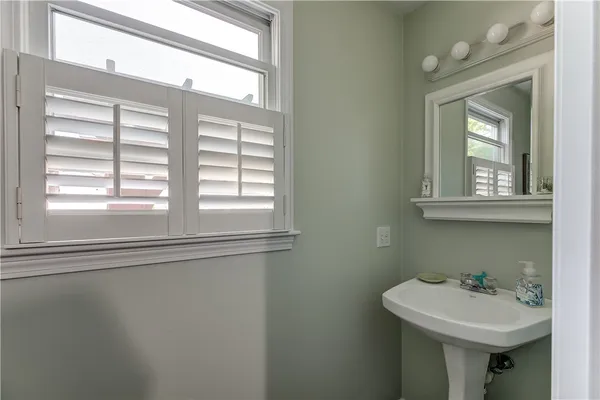 $3,800 | 66 McCorrie Lane, Portsmouth, RI 02871