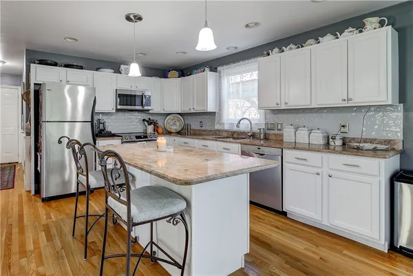 $3,800 | 66 McCorrie Lane, Portsmouth, RI 02871