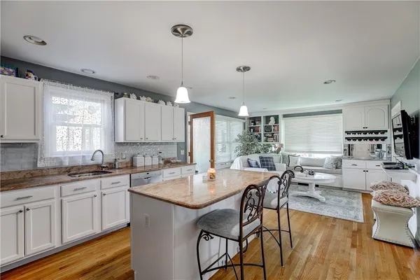 $3,800 | 66 McCorrie Lane, Portsmouth, RI 02871