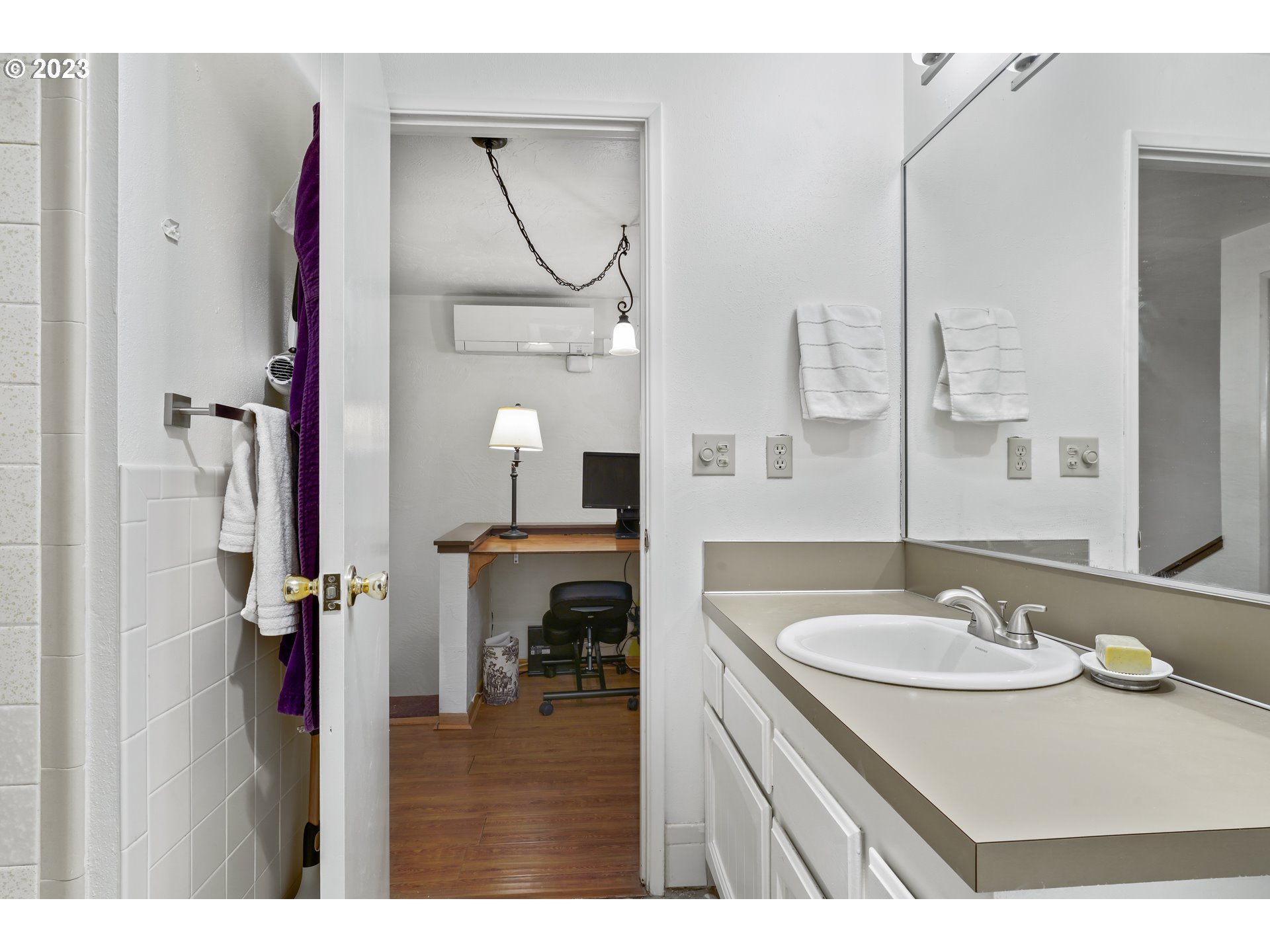 4437 Fox Hollow Road, Unit 2 Eugene, OR 97405 - Photo 23 of 25 Gallery Image 23