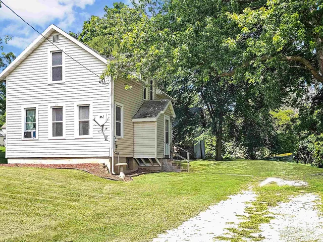 $119,999 | 620 Lake Street, Hillsboro, WI 54634