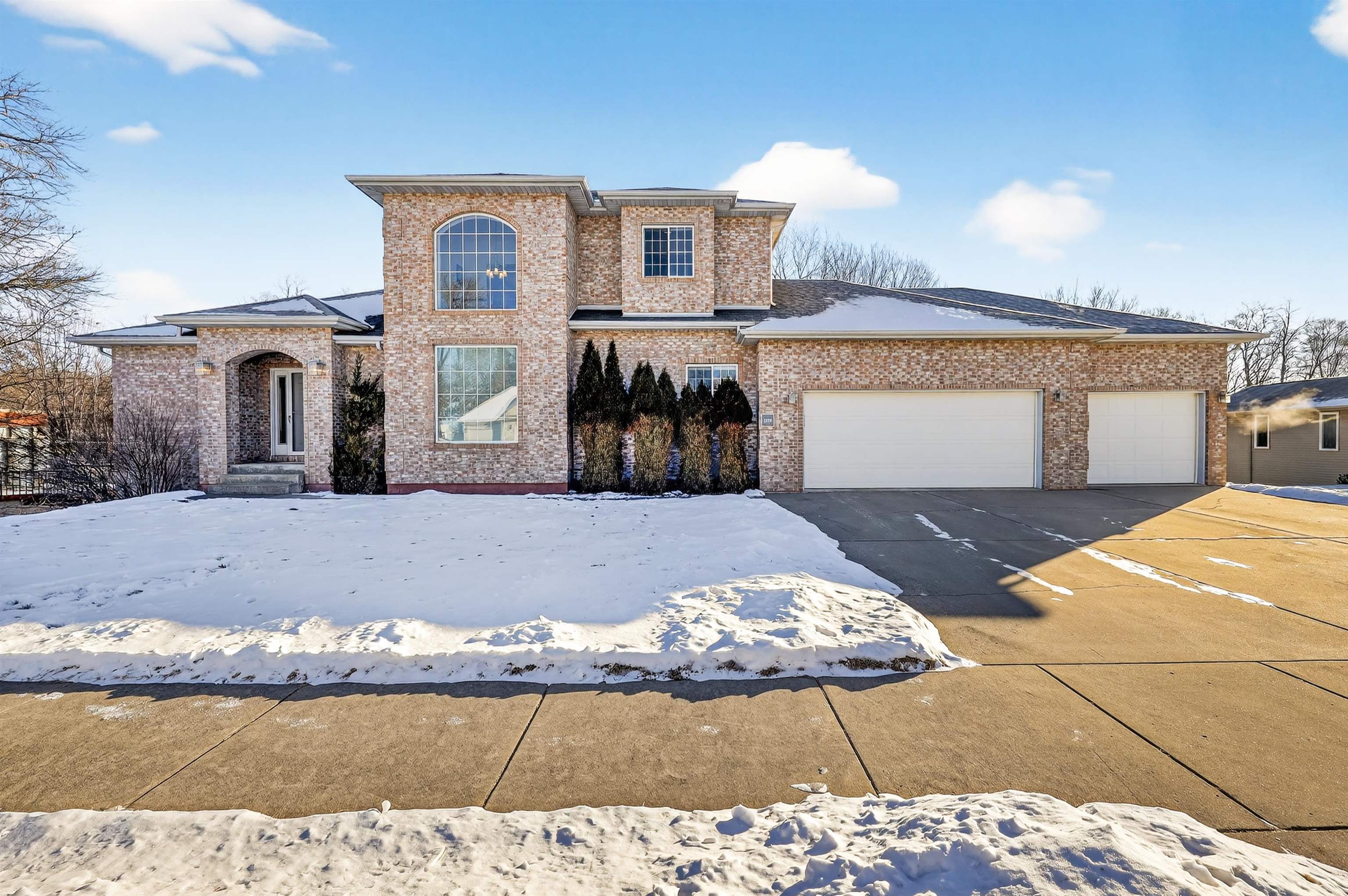 2150 Sunset Drive Reedsburg, WI 53959 - Photo 2 of 56