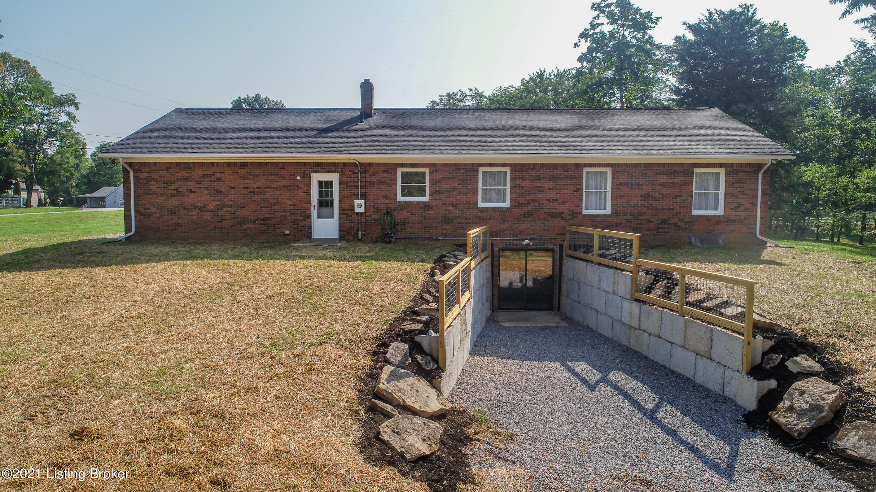 4670 Hopewell Road Louisville, KY 40299 - Photo 22 of 33 4670 Hopewell Rd L-37