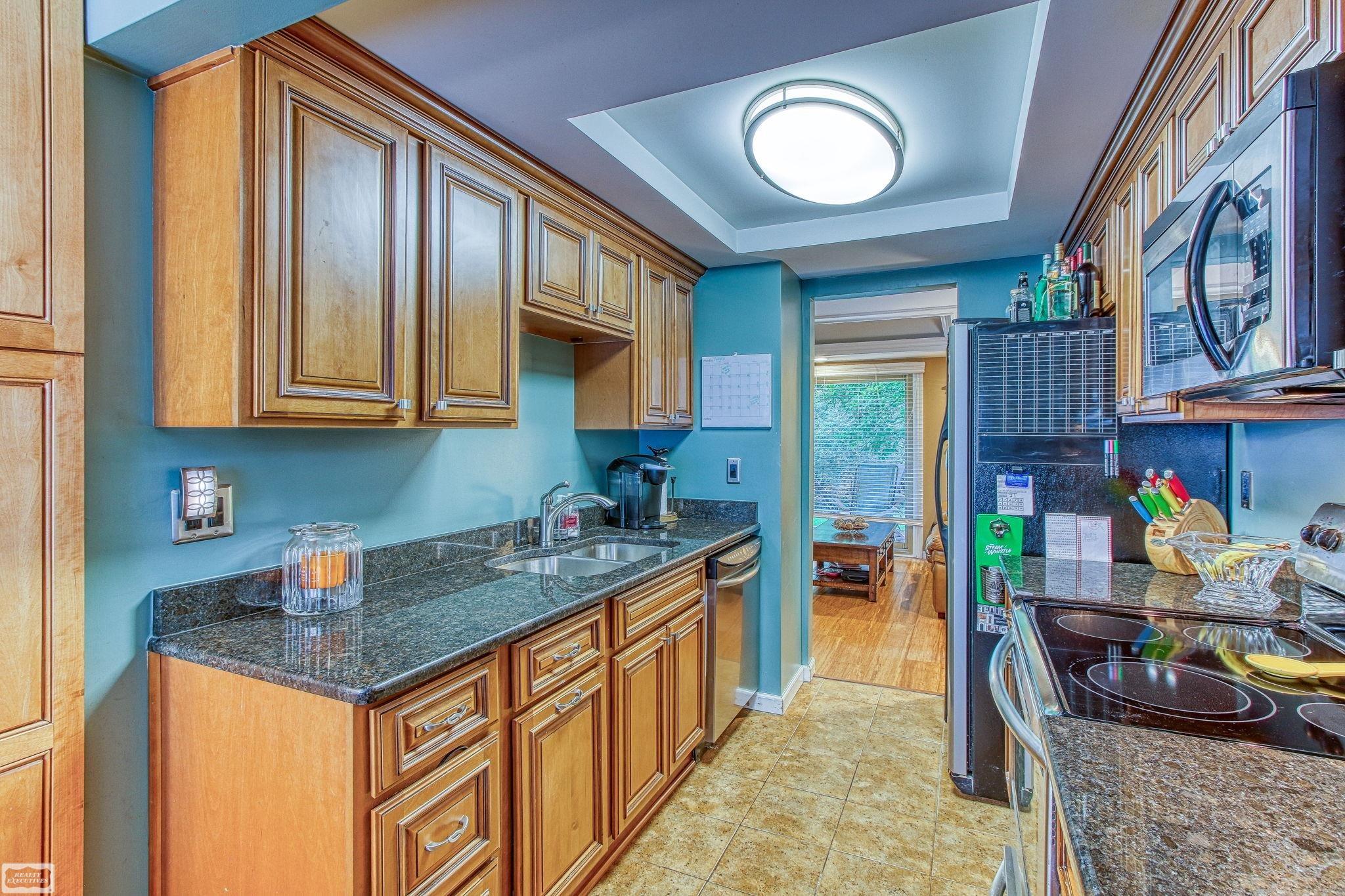 1427 Oakbrook E Drive Rochester Hills, MI 48307 - Photo 19 of 60