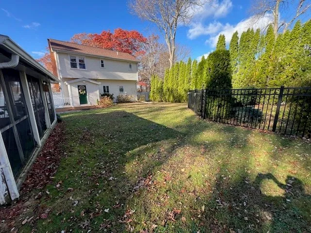 a view of a yard in front of house
