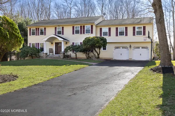 $989,000 | 3 Manalapan Woods Drive, Manalapan, NJ 07726
