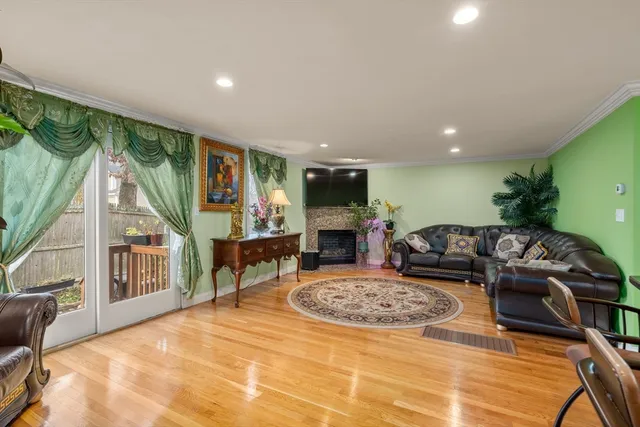 $5,750 | 215 St Mary Street, Unit 3, Needham, MA 02494