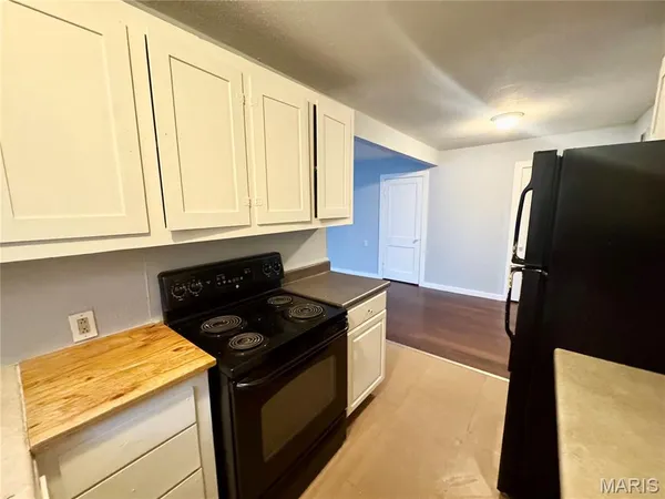 $900 | 117 South 3rd Street, Dupo, IL 62239