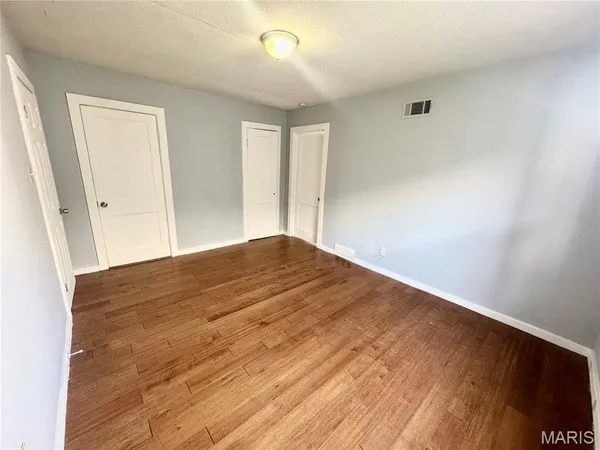 $900 | 117 South 3rd Street, Dupo, IL 62239