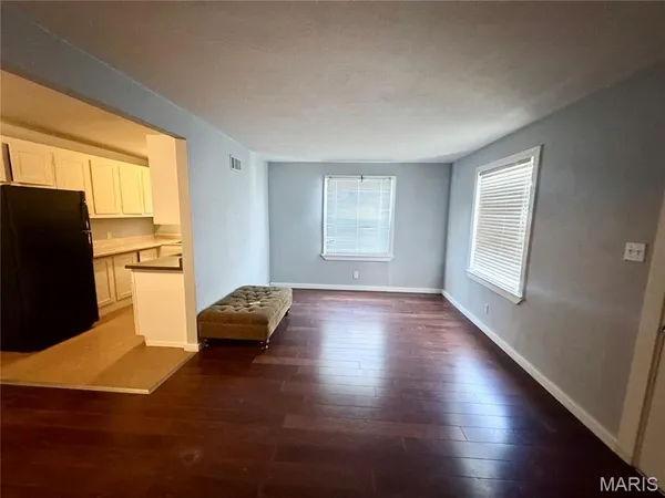 $900 | 117 South 3rd Street, Dupo, IL 62239