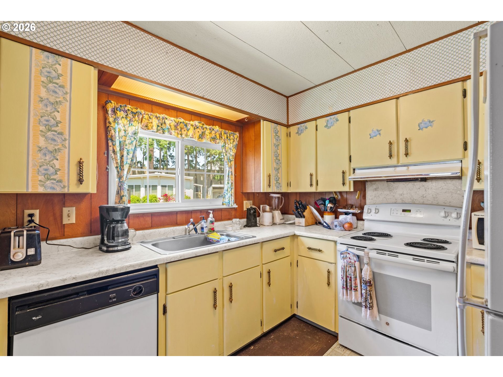 205 South 54th Street, Unit 8 Springfield, OR 97478 - Photo 8 of 19