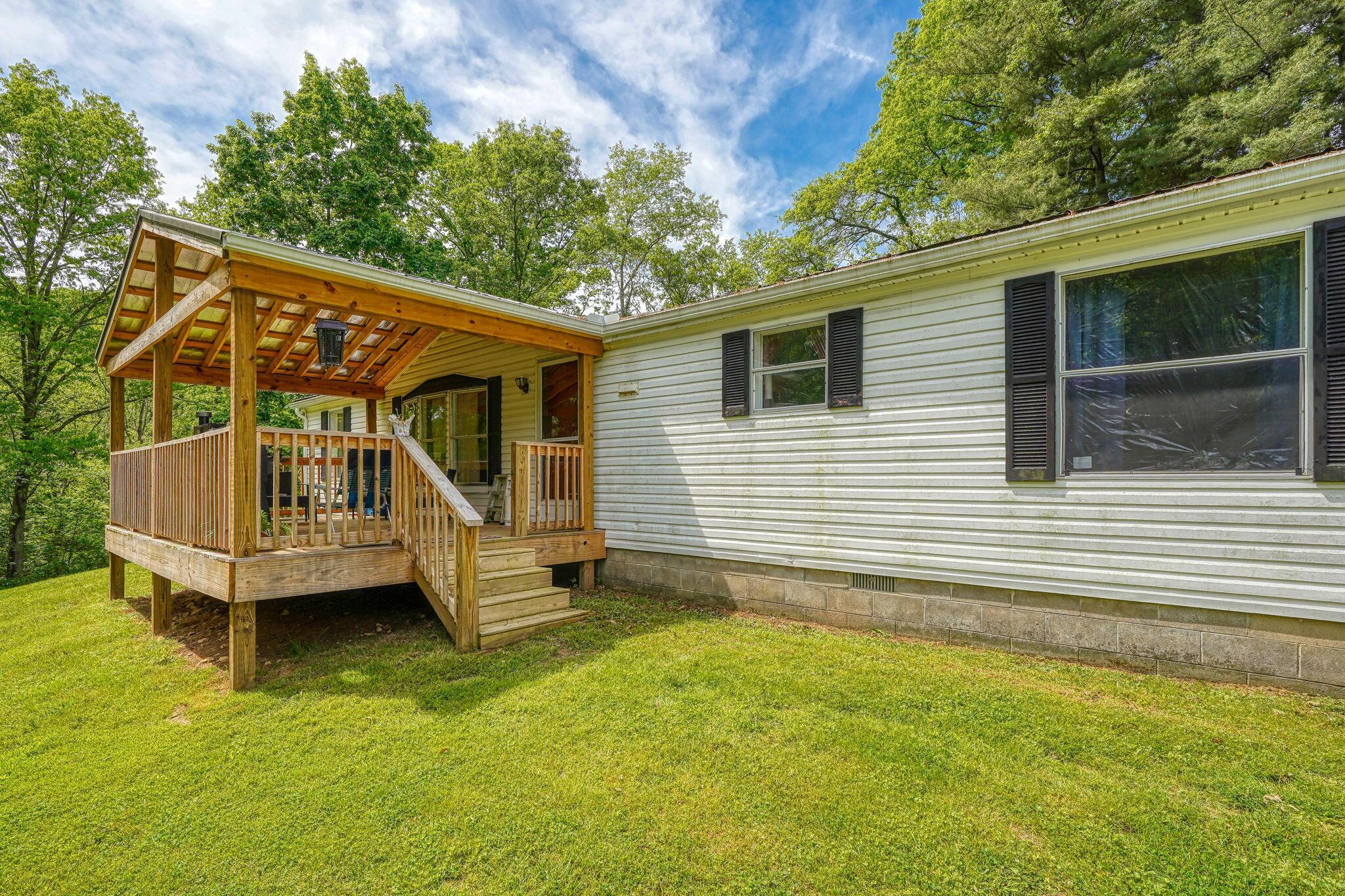 109 Bunker Hill Road Wellston, OH 45692 - Photo 13 of 42 13. Front (8)