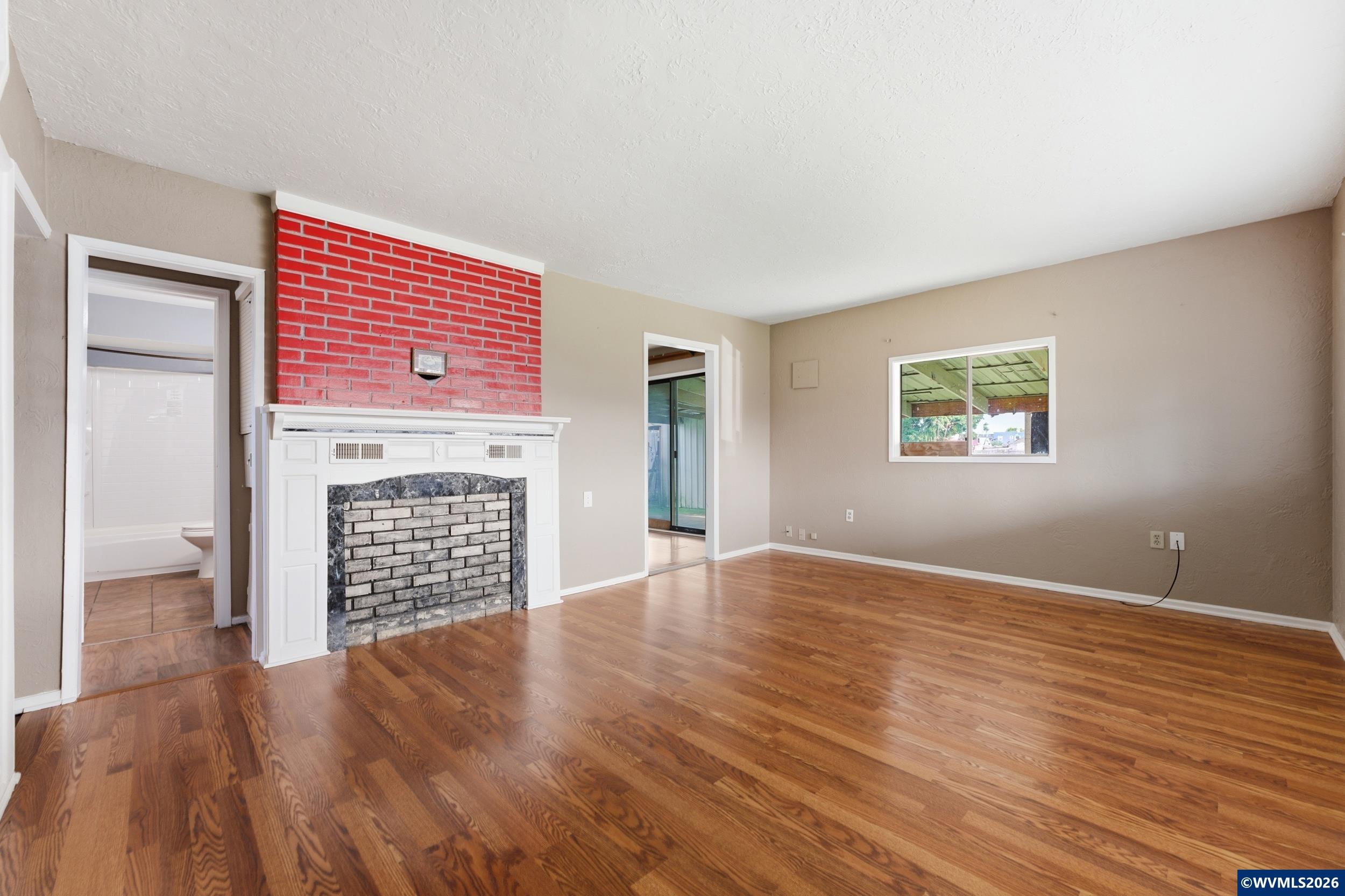 2375 Porter Street Lebanon, OR 97355 - Photo 5 of 32