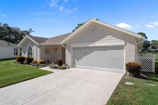 $2,800 | 7167 Crown Oaks Drive, Spring Hill, FL 34606