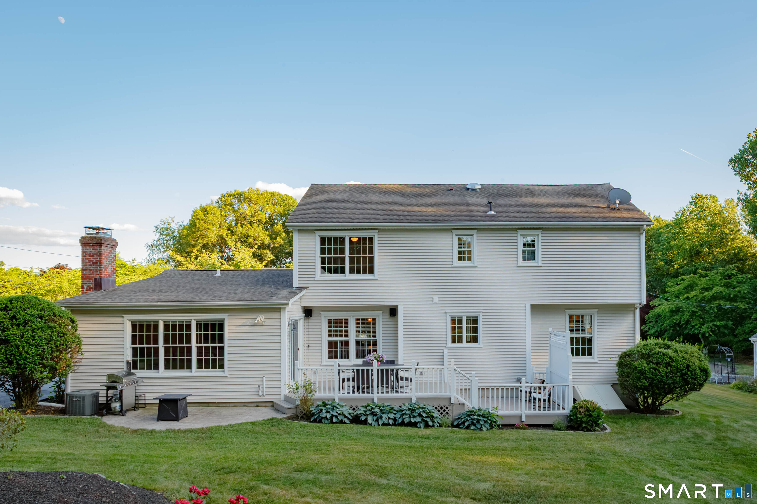 30 Crested Ridge Court Stratford, CT 06614 - Photo 2 of 38