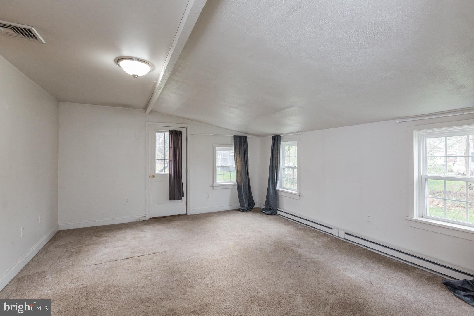 670 Valley Road Lancaster, PA 17601 - Photo 22 of 38