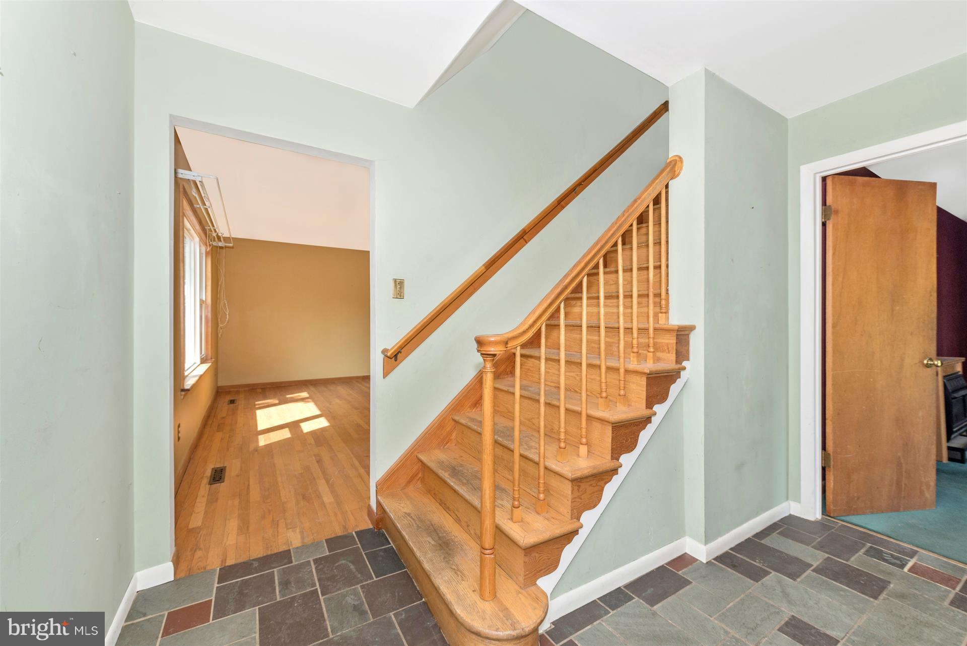 1611 Shookstown Road Frederick, MD 21702 - Photo 5 of 30 Nice hardwood staircase