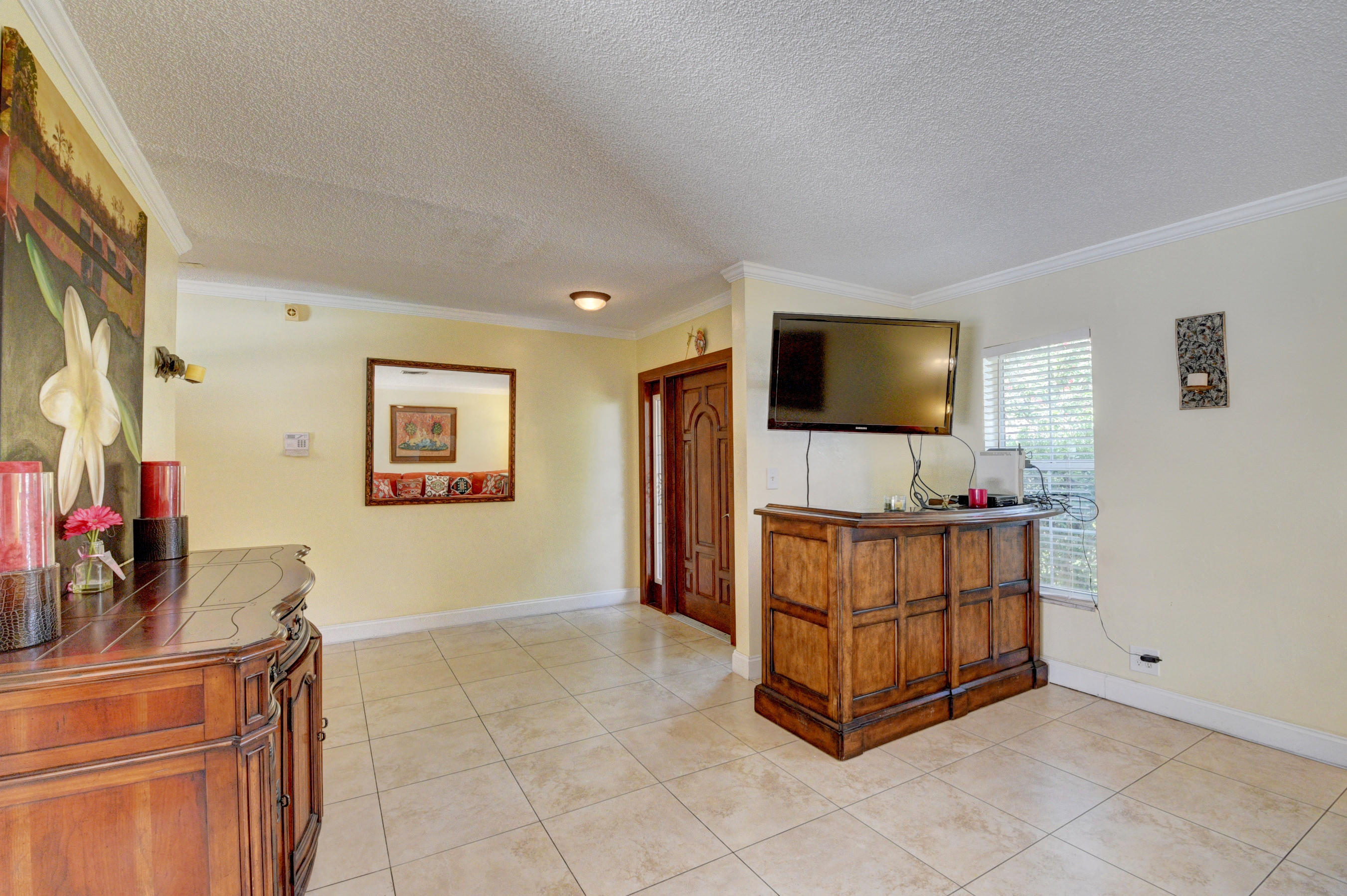 1040 Northwest 4th Street Boca Raton, FL 33486 - Photo 4 of 37 Entry