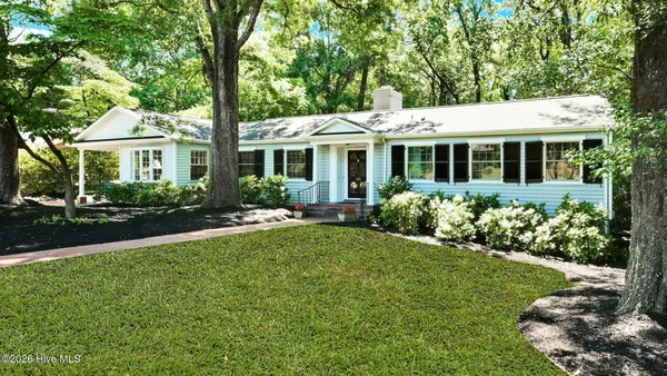 $475,000 | 141 East Longmeadow Road, Greenville, NC 27858