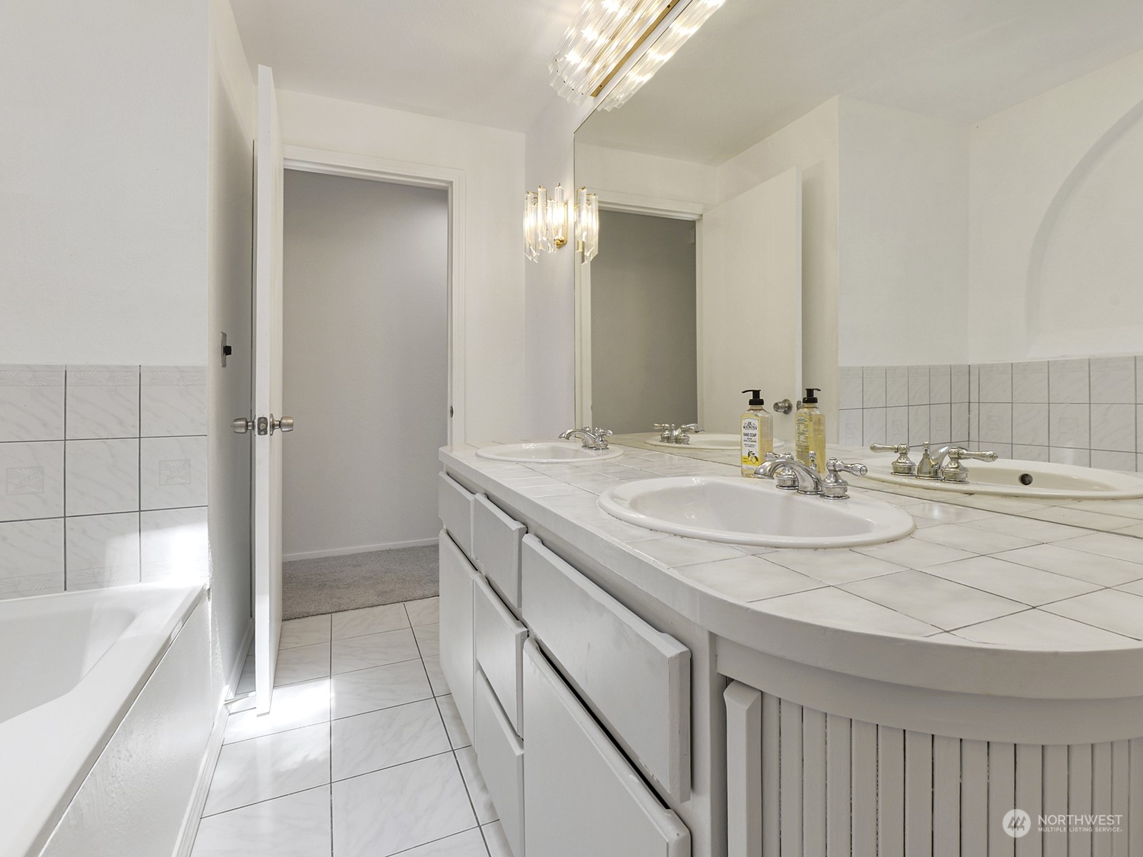 13624 Southeast 180th Street Renton, WA 98058 - Photo 14 of 24 Gallery Image 14