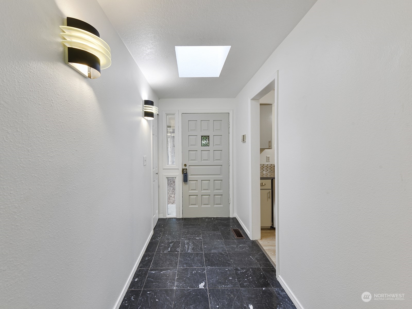 13624 Southeast 180th Street Renton, WA 98058 - Photo 4 of 24 Gallery Image 4