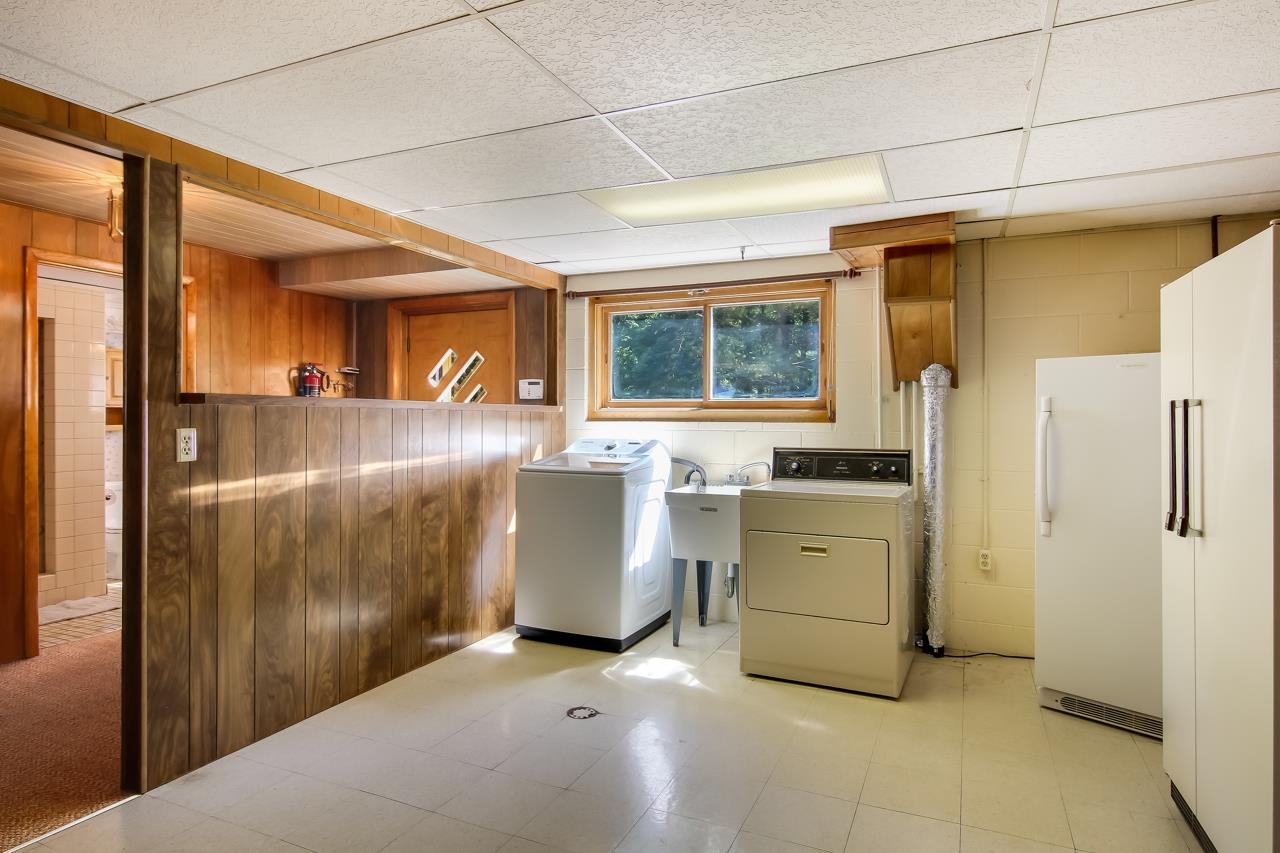 6981 Deepwater Point Road Williamsburg, MI 49690 - Photo 39 of 49 1903664-38.JPG
