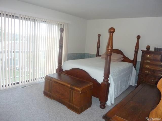 828 Oak Brook Ridge Drive Rochester, MI 48307 - Photo 7 of 10 Oak Brook #8 bedroom