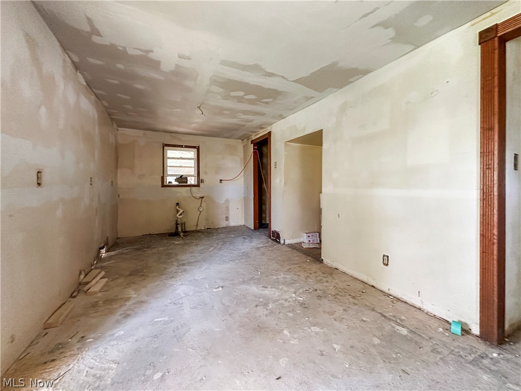 4520 New Road Austintown, OH 44515 - Photo 8 of 17 Gallery Image 8