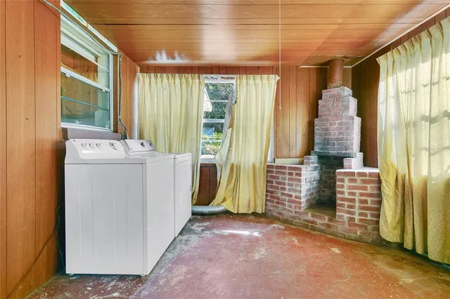 a view of a house with a big yard