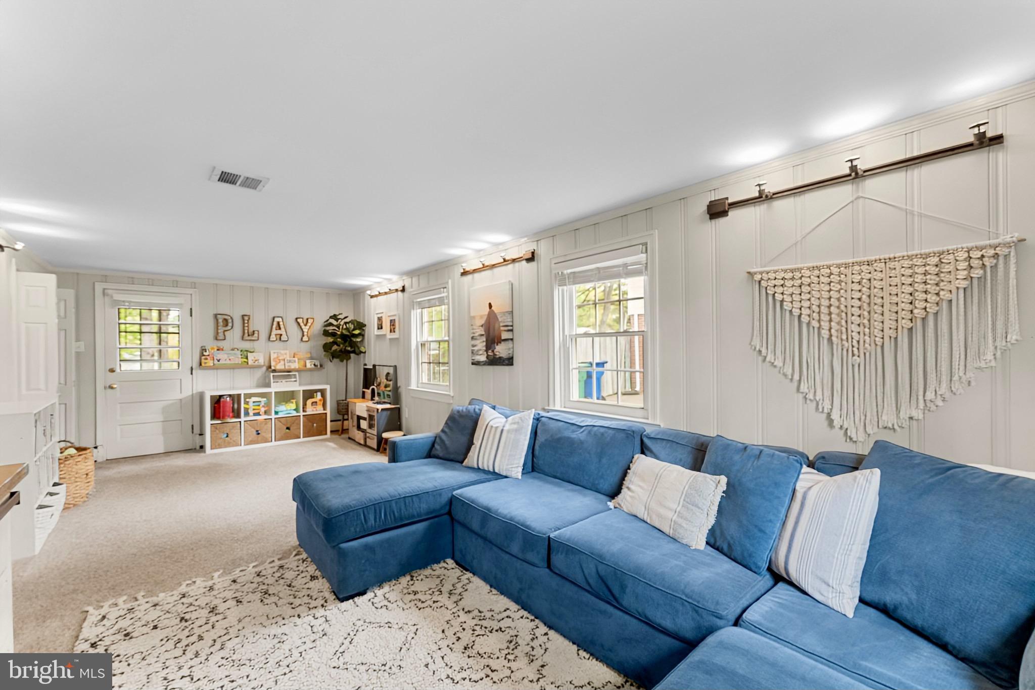 2206 Manlyn Road Henrico, VA 23229 - Photo 25 of 39 1st Level Family Room