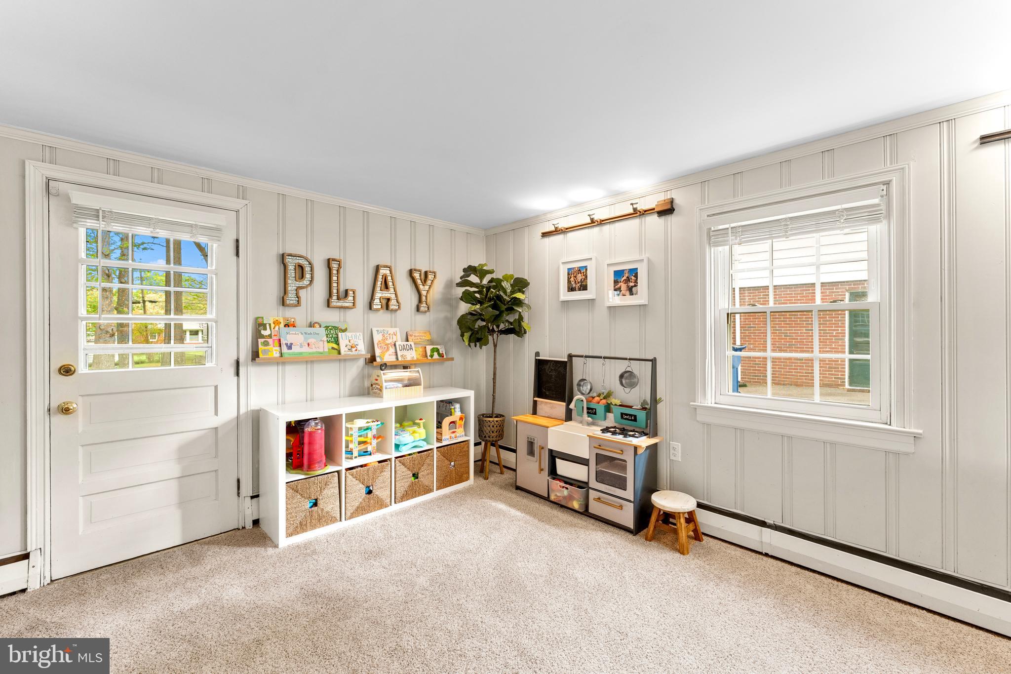2206 Manlyn Road Henrico, VA 23229 - Photo 26 of 39 1st Level Family Room