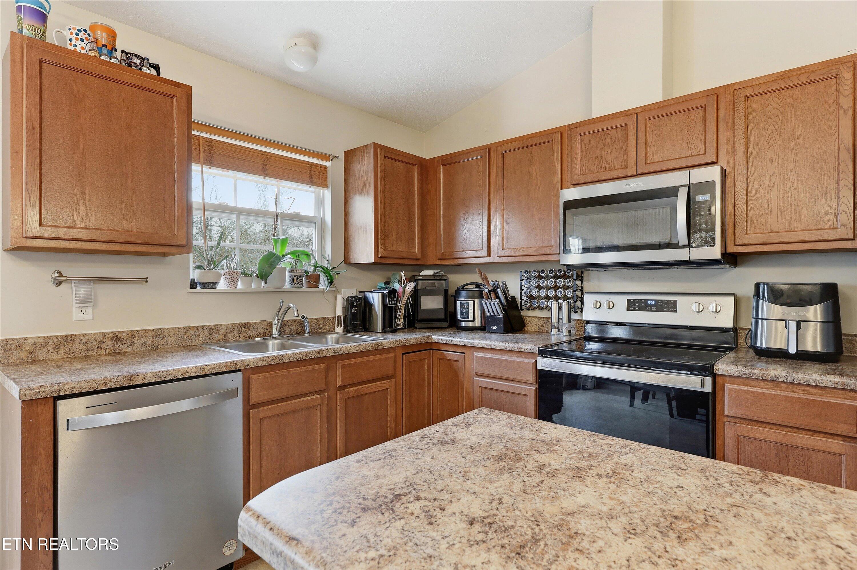 6129 Burlwood Road Knoxville, TN 37921 - Photo 12 of 35 11-6129 Burlwood Rd 17