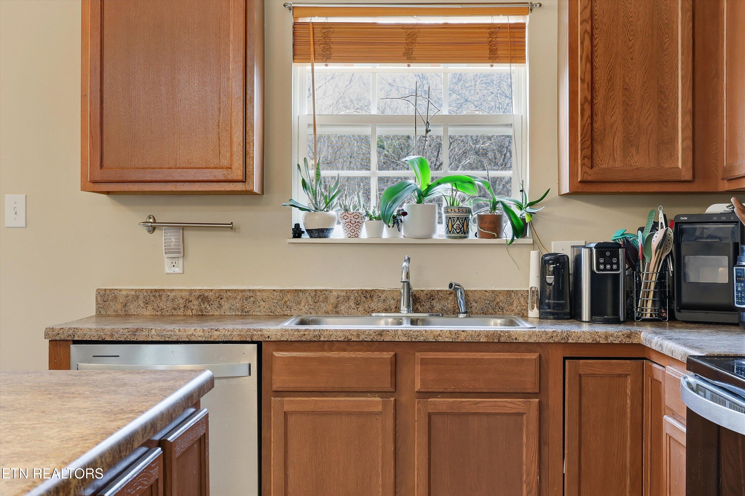 6129 Burlwood Road Knoxville, TN 37921 - Photo 16 of 35 15-6129 Burlwood Rd 21