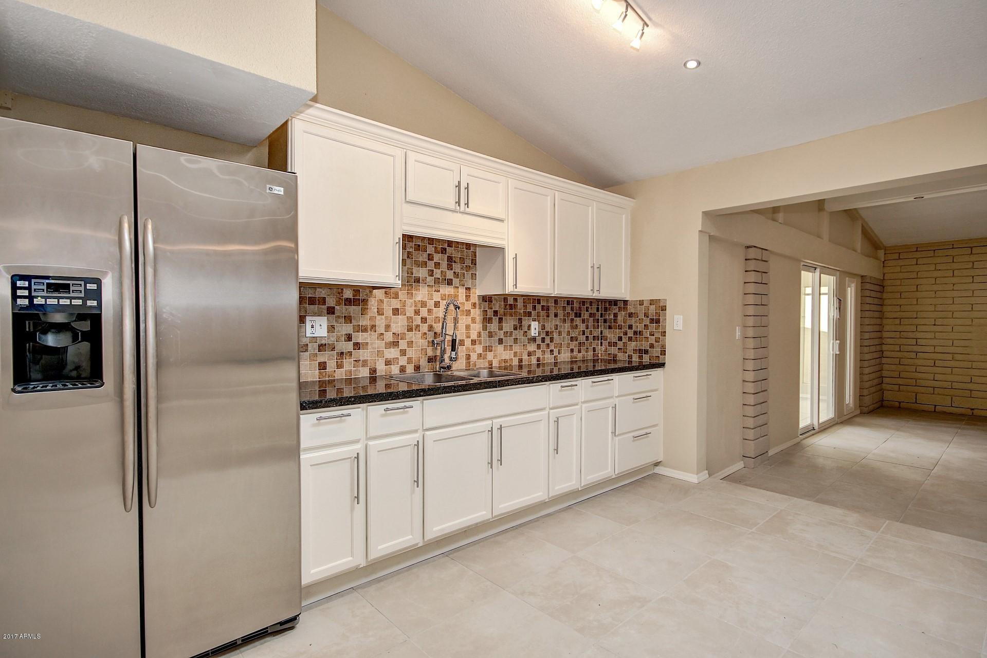 3652 West Ruth Avenue Phoenix, AZ 85051 - Photo 11 of 26 0011-Ruth (16)