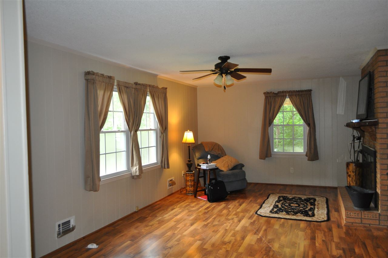 504 Old Burnett Road Boiling Springs, SC 29316 - Photo 4 of 22