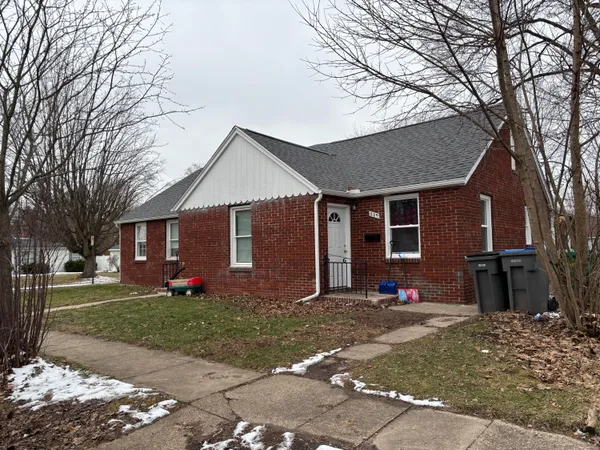 $215,000 | 805 Michigan Avenue, Sturgis, MI 49091