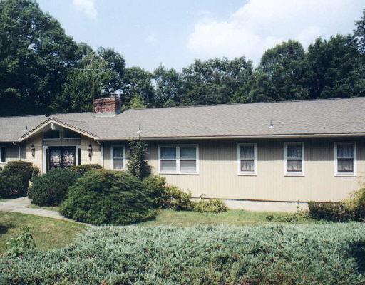 240 Foxwood Road Stamford, CT 06903 - Photo 1 of 1 Gallery Image 1