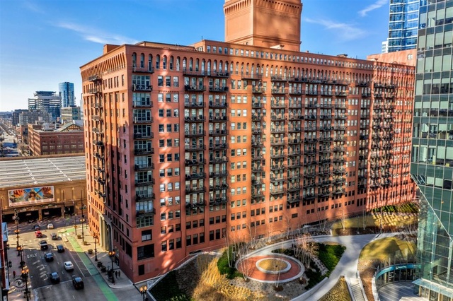 165 North Canal Street, Unit 1412 Chicago, IL 60606 - Photo 2 of 38