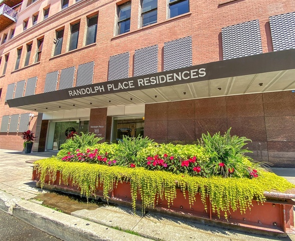 165 North Canal Street, Unit 1412 Chicago, IL 60606 - Photo 3 of 38 a front view of a building