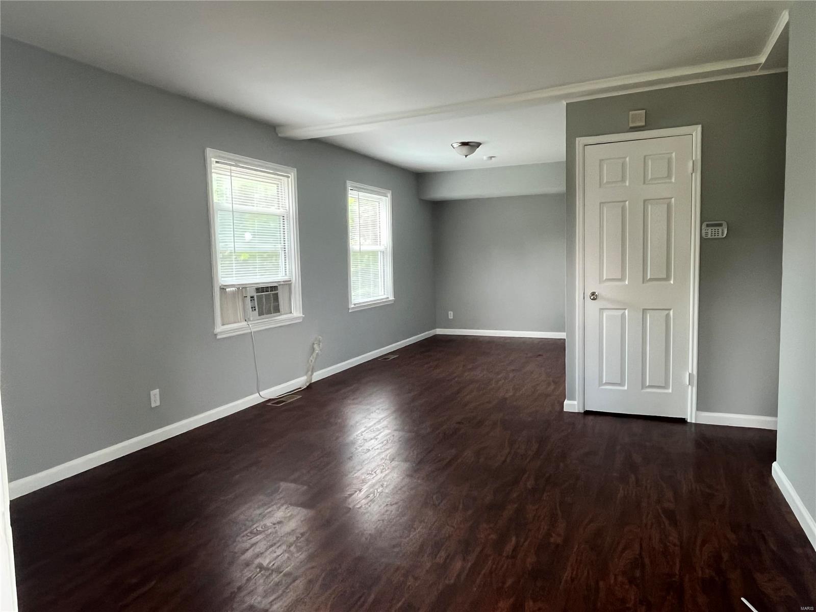 401 Midlothian Road St. Louis, MO 63137 - Photo 3 of 12