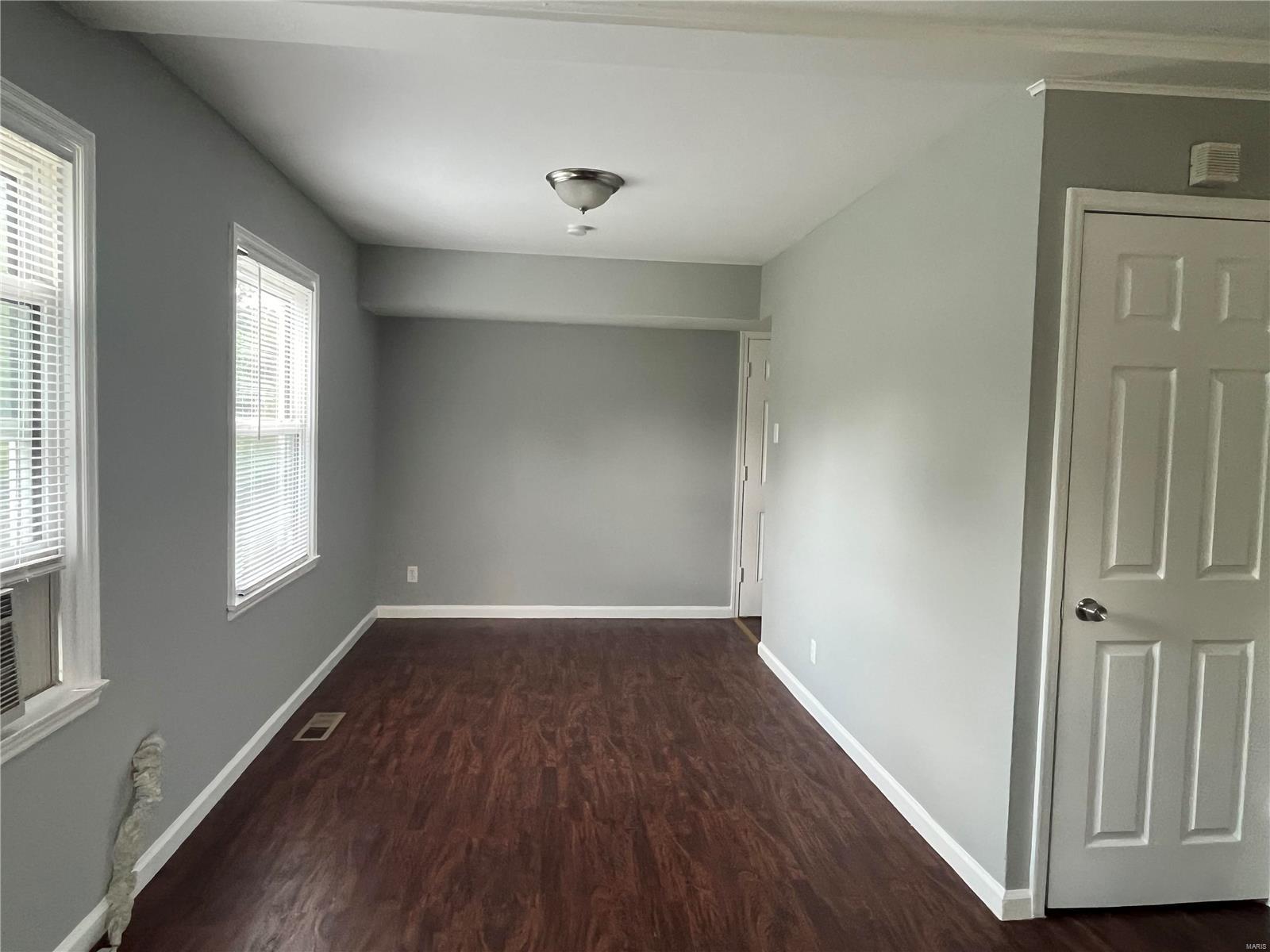 401 Midlothian Road St. Louis, MO 63137 - Photo 4 of 12