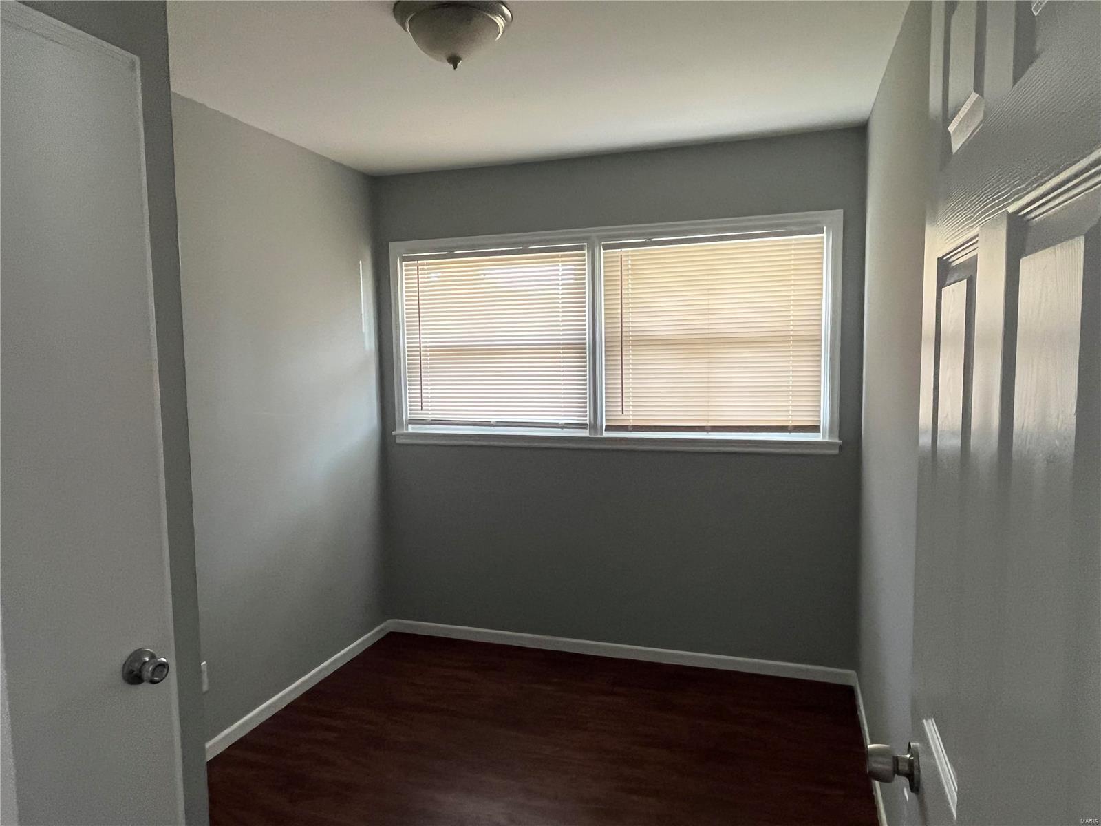 401 Midlothian Road St. Louis, MO 63137 - Photo 7 of 12
