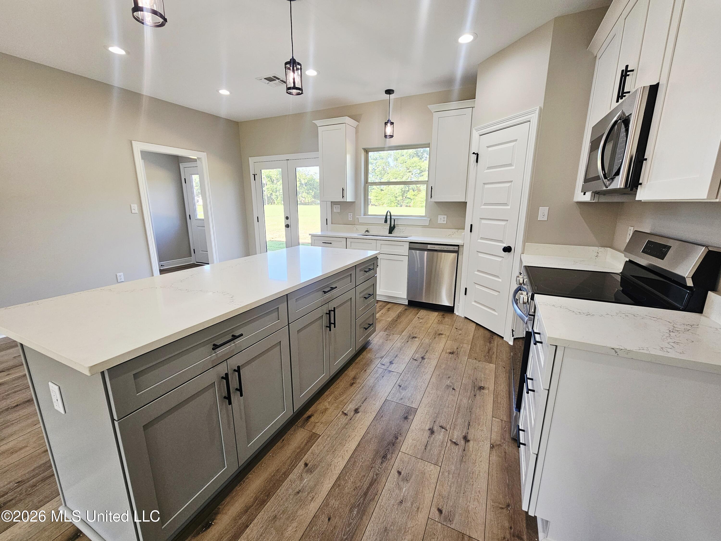 1692 Ceasar Road Carriere, MS 39426 - Photo 6 of 29 Kitchen